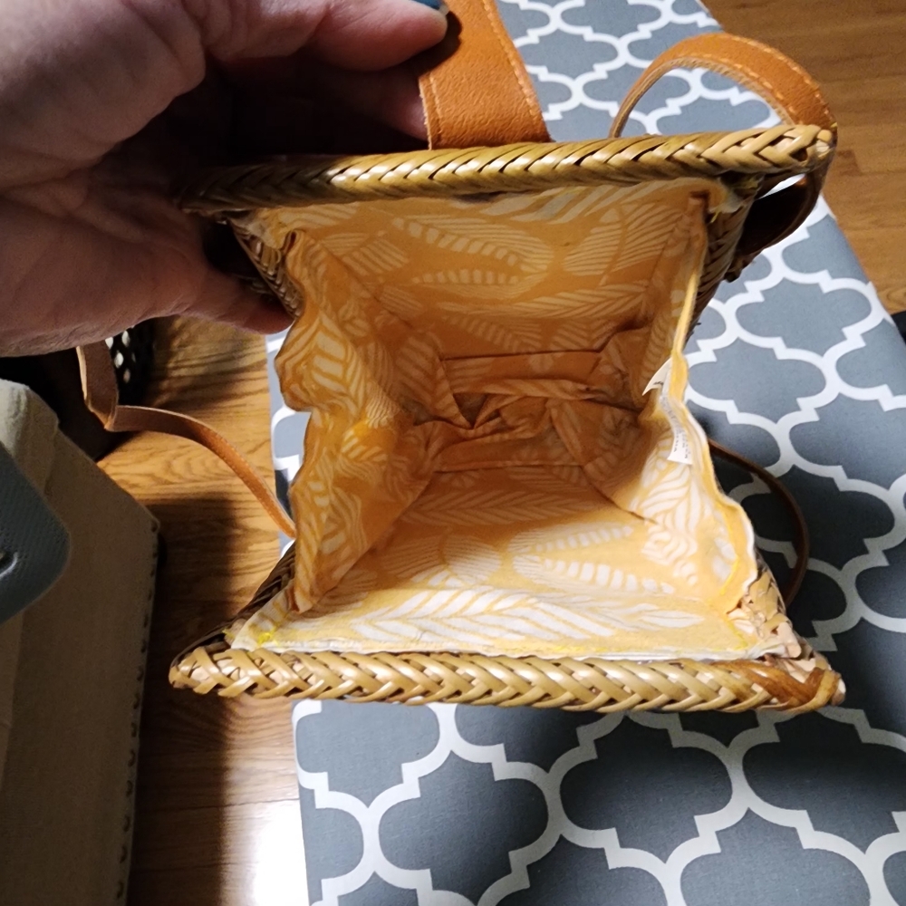 Mini Rattan/Wicker Crossbody Bag - Picture 10 of 10